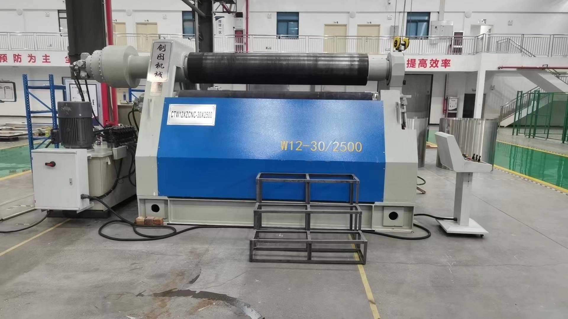 導(dǎo)致卷板機(jī)產(chǎn)生桶狀變形的原因是什么？