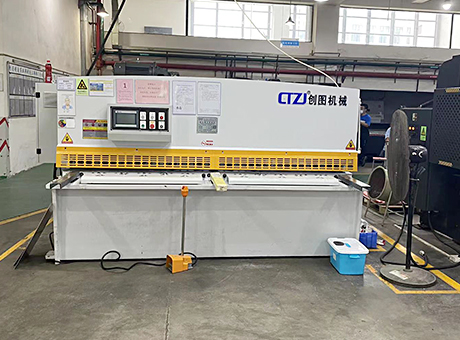 擺式剪板機(jī)1 擺式剪板機(jī)1